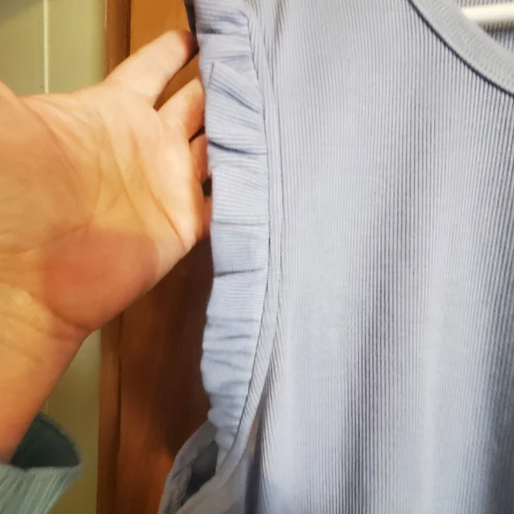 NWT Blue Ruffle Sleeve Bodysuit - Picture 5 of 6